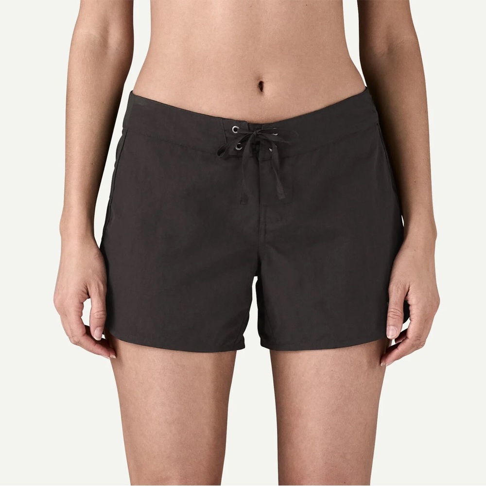 Patagonia Black Wavefarer 5” Boardshorts Size 8